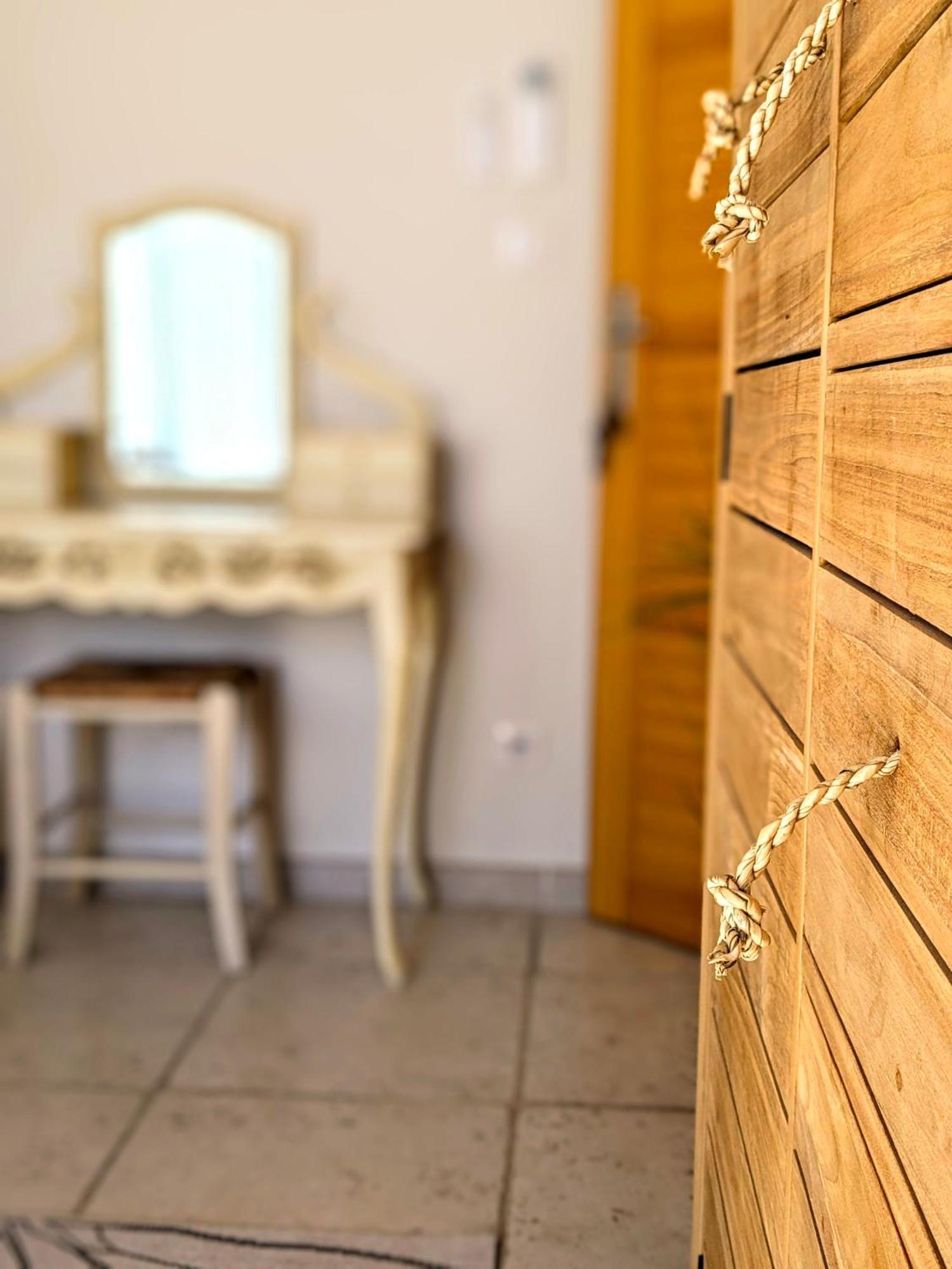 Villa Font Vive: Eco-Friendly Retreat with Gourmet Kitchen and Panoramic Views Grospierres Exterior photo